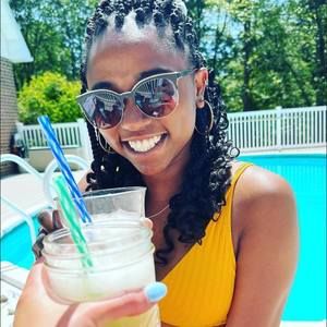 Meet your Posher, Krissy